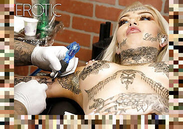 Amber Luke masturbates while getting tattooed