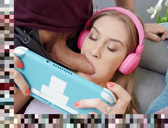 Tiffany Tatum combines gaming with shagging