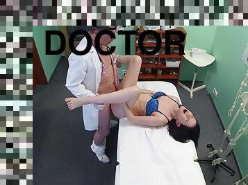 Doctor Prescribes His Penis To Help Relieve Seductive Patients Back Pain