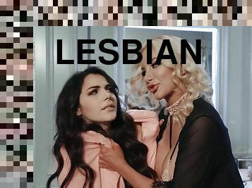 Nicolette Shea, Valentina Nappi - Backstage lesbian oral games with fingering