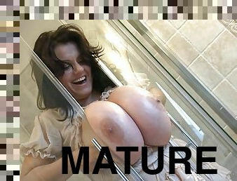 bagno, tettone, mostruosi, maturi, mammine-mature, mamme, massaggi, naturali, tettone-busty, bocce