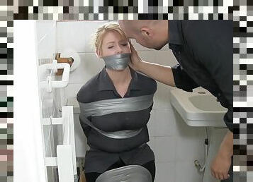 badning, kone, milf, bdsm, bundet, husmor, toilet, bondage