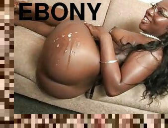 Ebony big butt bitch loves fuck