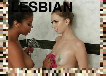 Pussy Painting: wet lesbians in shower ebony Nia Nacci with Jill Kassidy - interracial love