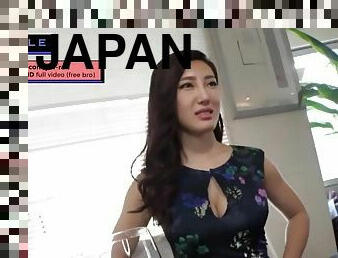 Steamy JAV Japanese real estate agent cougar babe pounding her client - Homemade Sex