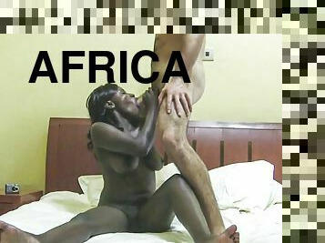 AFRICAN SEX TOUR - Filling up my horny ebony tour guide she sucks hard on my hose