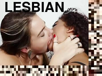 異人種間の, レズビアン, ラティナ, 接吻