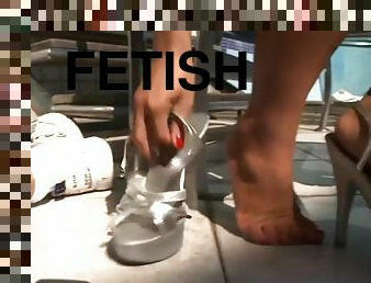 Kinky sluts feet played