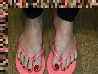 Angela gorgeous toes redtips in flipflops