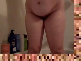 Chubby BBW Vanilla Faith Ardalan takes a shower