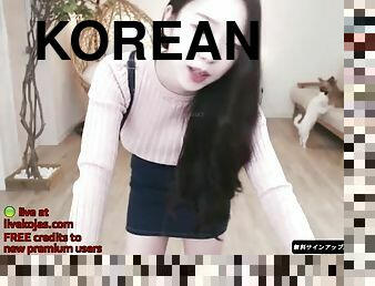 Korean sweet camgirl striptease with friend