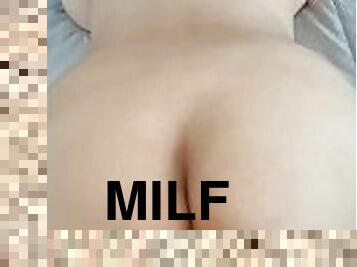 Sexo Duro a Milf Cuarentona mientras su esposo Trabaja