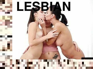 Lesbian Cuties Stretch Their Pussies In A Threesome