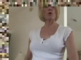 Amateur granny needs a new lover