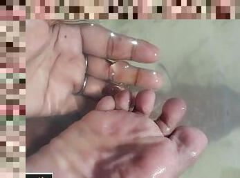 Foot dipped in the ocean water/Akiilisa pornhub