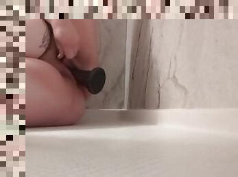 Mommy squirts in shower using her dragon tongue