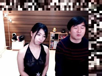 Korean girlfriend shows her hot body on cam