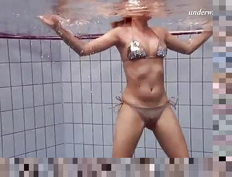 Iva Brizgina hot babe tight ass underwater