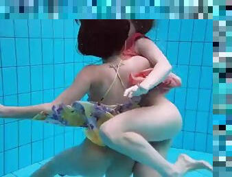 The hottest underwater babes are lesbians
