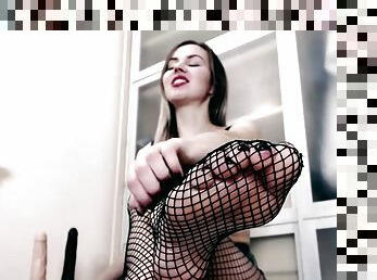 Dominating bitch lana in fishnets