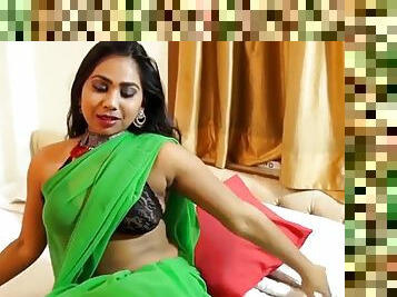 Saree tease Sharee model