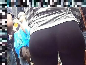 Hidden cam girl with perfect ass