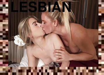 ציצי-גדול, לסבית-lesbian, אמא-שאני-רוצה-לזיין, עיסוי, בלונדיני, שובב, קעקוע, ציצים-קטנים