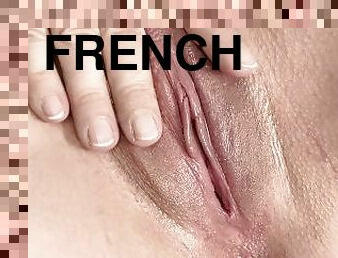 Francaise se masturbe avant un énorme Squirting !