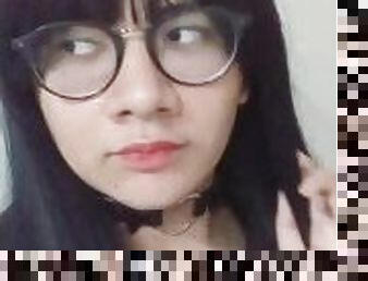 Você foderia essa femboy nerd?