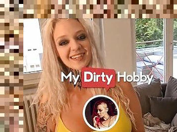 MyDirtyHobby - Stepdaughter masturbates with a dildo in front of stepdad