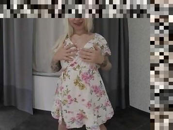 Big boobs blonde babe fuck herself