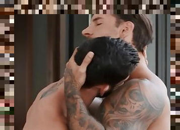 Tattooed muscular jock fucks her lover in the anal hole at home after blowjob