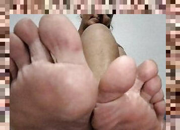 I show you my foot soles before bed!!