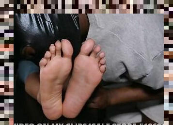 Ebony long toes foot worship