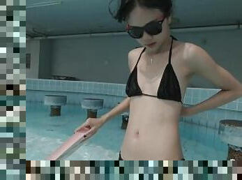 asiatisk, gammel, skinny, tenåring, fingret, svømmebasseng, søt, eldre-older, petite, bikini