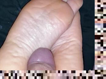 imens-huge, masturbare-masturbation, jet-de-sperma, milf, compilatie, picioare, sperma, futai, stimulare-cu-piciorul