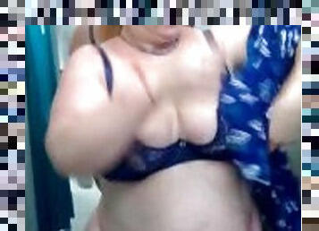 gros-nichons, public, amateur, milf, maman, belle-femme-ronde, joufflue, naturel, mère, solo