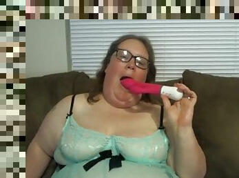 Chubby fat mature blowjob with toy
