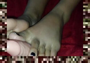 EBONY OILED SOLES MAKE A FOOTJOB AND TOEJOB ON DILDO