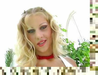 en-plein-air, chatte-pussy, anal, fellation, pornstar, trio, sur-le-visage, blonde, pute, naturel