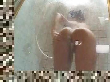 Lisa Ann takes a teasing shower
