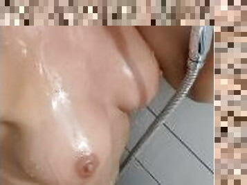 ligo, malaking-suso, baguhan, mga-nene, dad-girl, maganda-pretty, suso, ligo-shower, boypren, solo