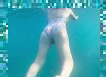 Let's observe the underwater world with Aquatics, bare legs in transparent slippers and a tight body