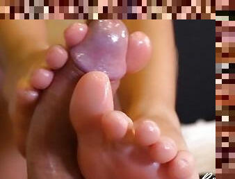 Insane Footjob stepdaugther cute feet