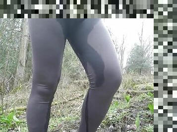 Muddy Hunter Chelsea Boots with Piss Wet Gymshark Leggings