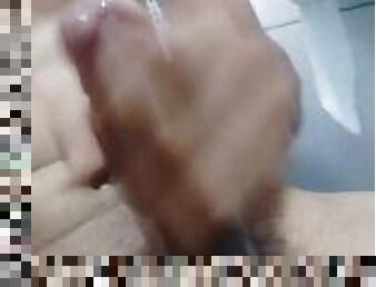 Porno Masturbación en el baño del trabajo