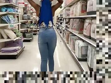 Kitty’s Shopping Wedgies