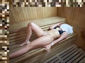 CULONA CALIENTA VERGA Engaa a Su Marido En El Sauna Y Se Lo COJE FUERTE En La Habitacion Del Hotel