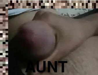 Pakistani boy sees his aunt and masturbates