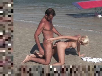 Duże cycki, Na zewnątrz, Cipka, Robienie loda, Mamuśki, Gwiazda porno, Plaża, Blondynka, Ogolone, Ujeżdżanie